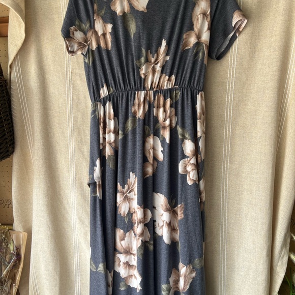 Lovely Melody grey floral Wrap Sundress - Picture 5 of 6